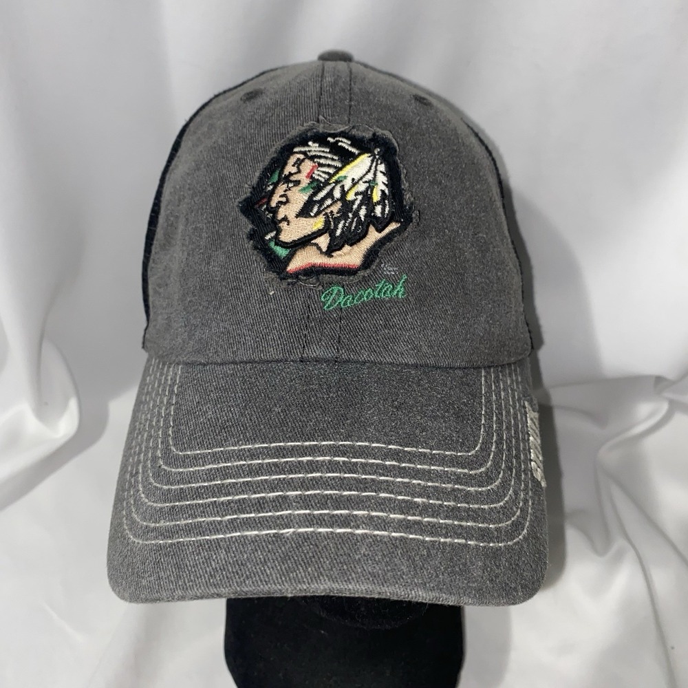 North Dakota Fighting Sioux '47 College Vault SnapBack Hat Cap Trucker NCAA